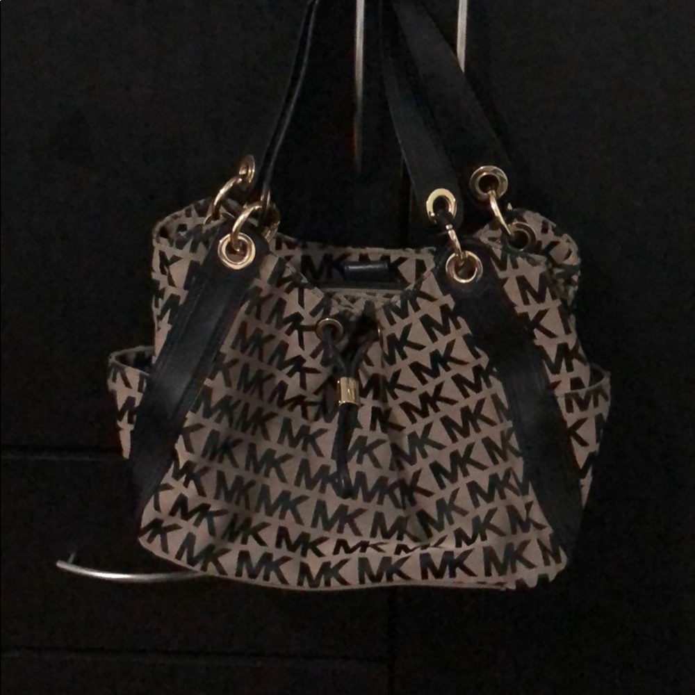 Cute Michael Kors Purse